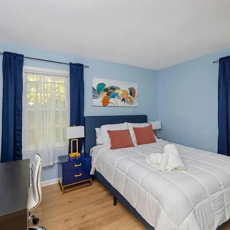 Holiday home New! Special Intro Rates! Lovely 2 Bedroom Charlotte
