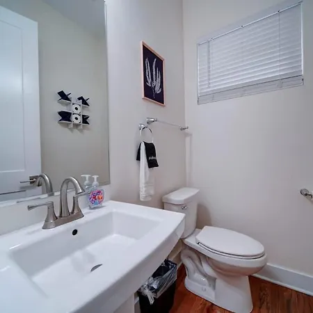Luxe Townhome Rooftop Hot Tub Parking *