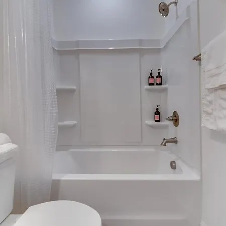 Holiday home 4br Townhouse King Bed Garage Northlake Charlotte