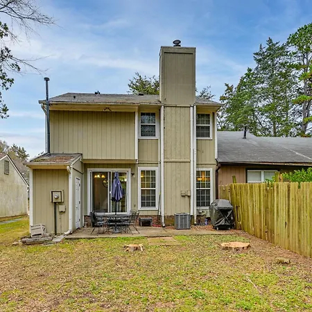 Holiday home Cozy Family Retreat! In Suburbs