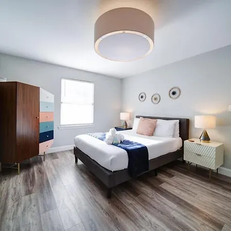 Holiday home Stylish 4br - Modern & Bright Interior Charlotte