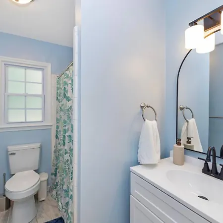 New! Special Intro Rates! Lovely 2 Bedroom