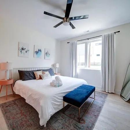 Luxe Townhome Rooftop Hot Tub Parking Charlotte