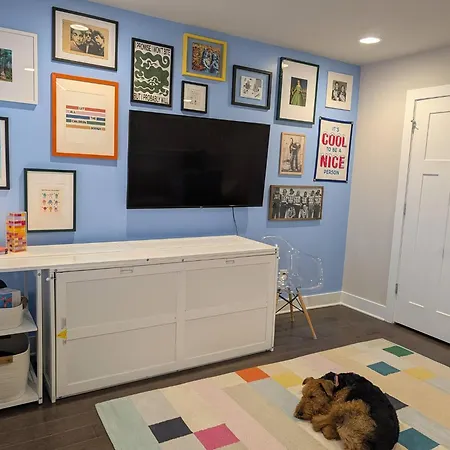 Queen Castle - Rooftop, Garage, King Beds, Pet Friendly *
