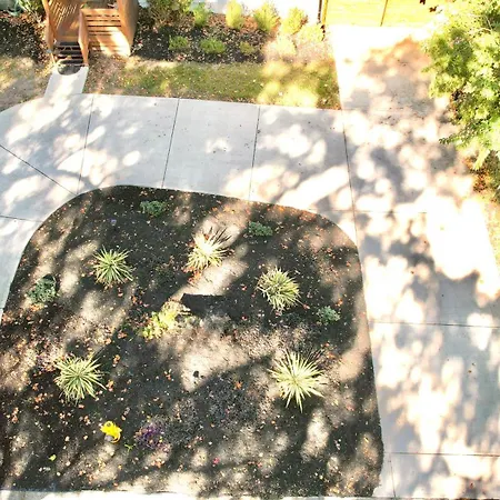 Hpthe Bungalowspectrumbojanglesfenced Yarddog Holiday home *
