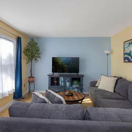 New! Special Intro Rates! Lovely 2 Bedroom *