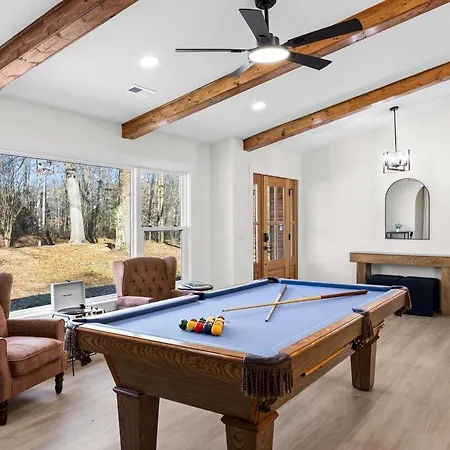 4 Kings-1 Queen-gameroom-lounge-luxury Home-4k1q2t *