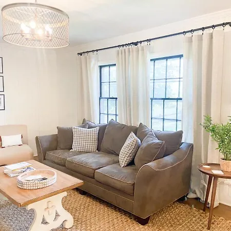 Refined Retreat * Charlotte