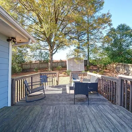 Stylish 4br - Modern & Bright Interior *