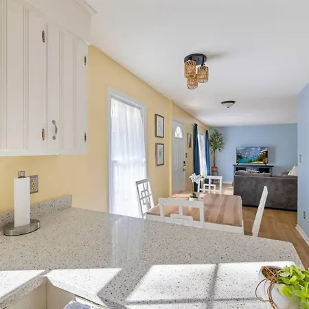 New! Special Intro Rates! Lovely 2 Bedroom