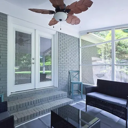 3br | King+2q | 75”tv | Matthews Holiday home *