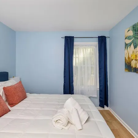 New! Special Intro Rates! Lovely 2 Bedroom Holiday home *