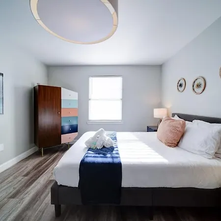 Stylish 4br - Modern & Bright Interior Holiday home