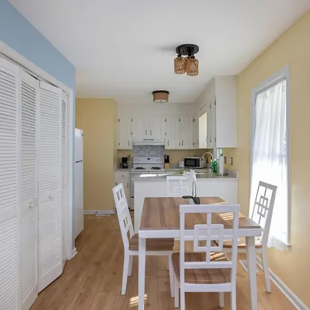New! Special Intro Rates! Lovely 2 Bedroom *