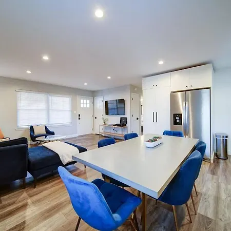 Holiday home Stylish 4br - Modern & Bright Interior *