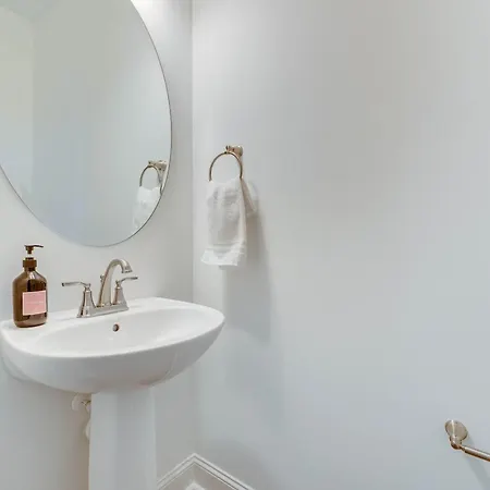 4br Townhouse King Bed Garage Northlake Holiday home *
