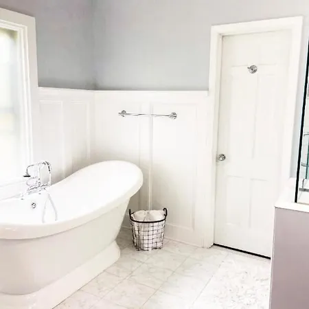 Holiday home Refined Retreat Charlotte
