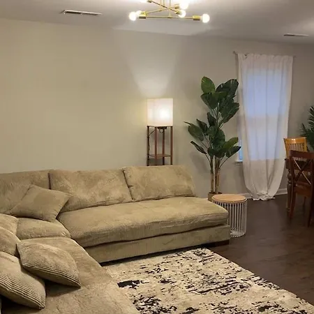 Spacious 4 Bedroom House In Area Close To Pnc Pavilion