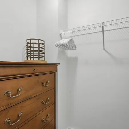 Spacious 4br Getaway With Fenced Yard Minutes Away From Clt Airport & Uptown Holiday home *
