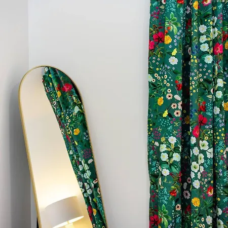 New Shamrock Stunner | King Bed, Pet Friendly Charlotte