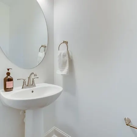 4br Townhouse King Bed Garage Northlake