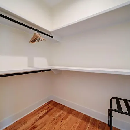 Luxe Townhome Rooftop Hot Tub Parking Holiday home