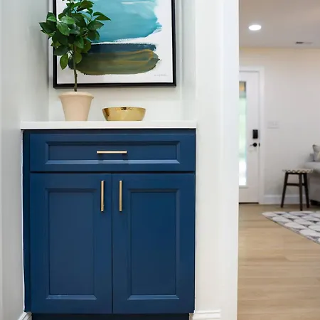 Plaza Shamrock *pied-a-terre* Newly Renovated! * Charlotte