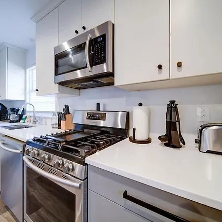 Stylish 4br - Modern & Bright Interior Charlotte