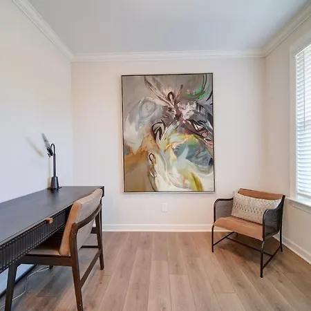Luxury 4br Escape - Premium Modern Comfort *