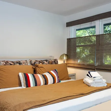 Holiday home New Shamrock Stunner | King Bed, Pet Friendly Charlotte