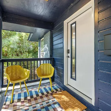 New Shamrock Stunner | King Bed, Pet Friendly Charlotte
