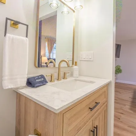 Holiday home Ballantyne 3br House, Privateyard, Work Desk & 1 Gig Wi-fi Charlotte