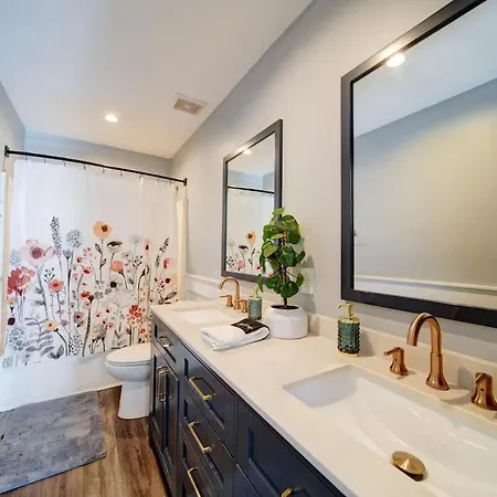 Stylish 4br - Modern & Bright Interior