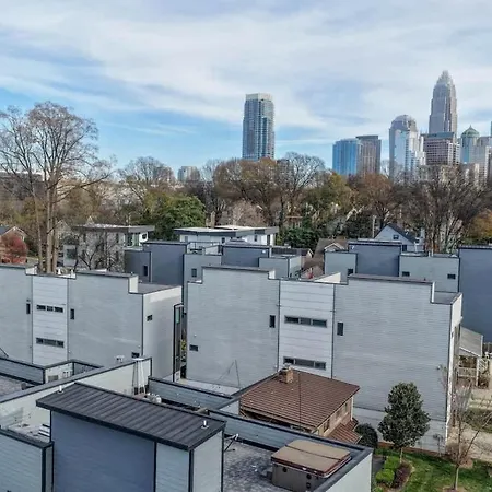 Modern Rooftop Townhome W Hot Tub & Skyline Views Holiday home