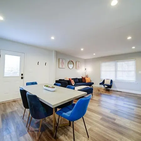 Holiday home Stylish 4br - Modern & Bright Interior *