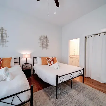 Modern Rooftop Townhome W Hot Tub & Skyline Views * Charlotte