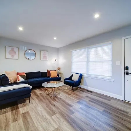 Holiday home Stylish 4br - Modern & Bright Interior