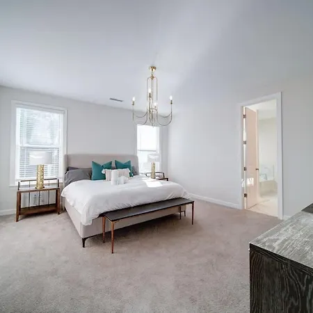 Holiday home Luxury 4br Escape - Premium Modern Comfort *