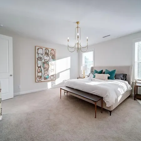 Luxury 4br Escape - Premium Modern Comfort Holiday home *