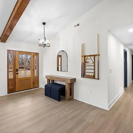 4 Kings-1 Queen-gameroom-lounge-luxury Home-4k1q2t *