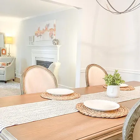 Holiday home Refined Retreat Charlotte