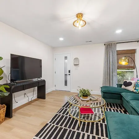 *now Available!* Renovated Plaza Shamrock Duplex Charlotte