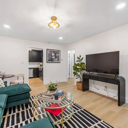 *now Available!* Renovated Plaza Shamrock Duplex * Charlotte