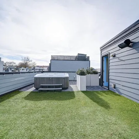Luxe Townhome Rooftop Hot Tub Parking *