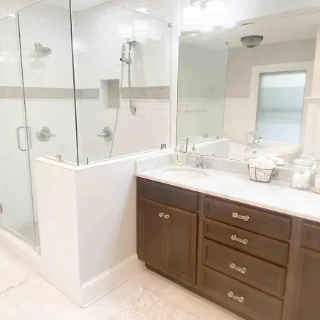 Holiday home Refined Retreat Charlotte