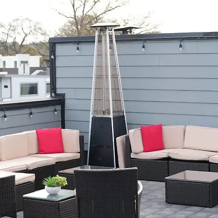 Holiday home Modern Rooftop Townhome W Hot Tub & Skyline Views Charlotte