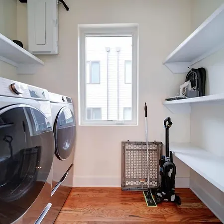 Luxe Townhome Rooftop Hot Tub Parking * Charlotte