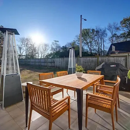 Holiday home Luxury 4br Escape - Premium Modern Comfort Charlotte
