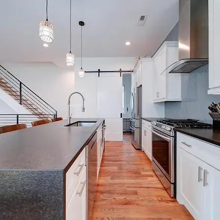 Luxe Townhome Rooftop Hot Tub Parking