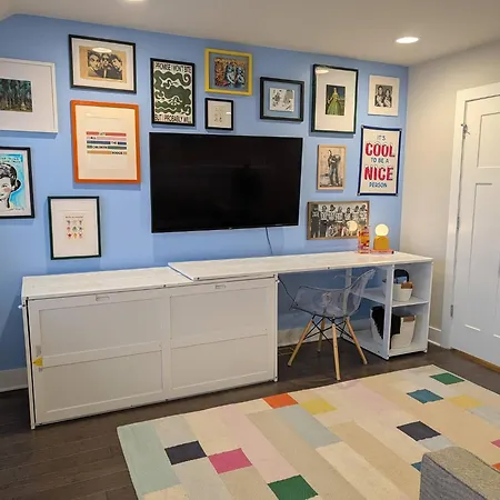 Holiday home Queen Castle - Rooftop, Garage, King Beds, Pet Friendly Charlotte